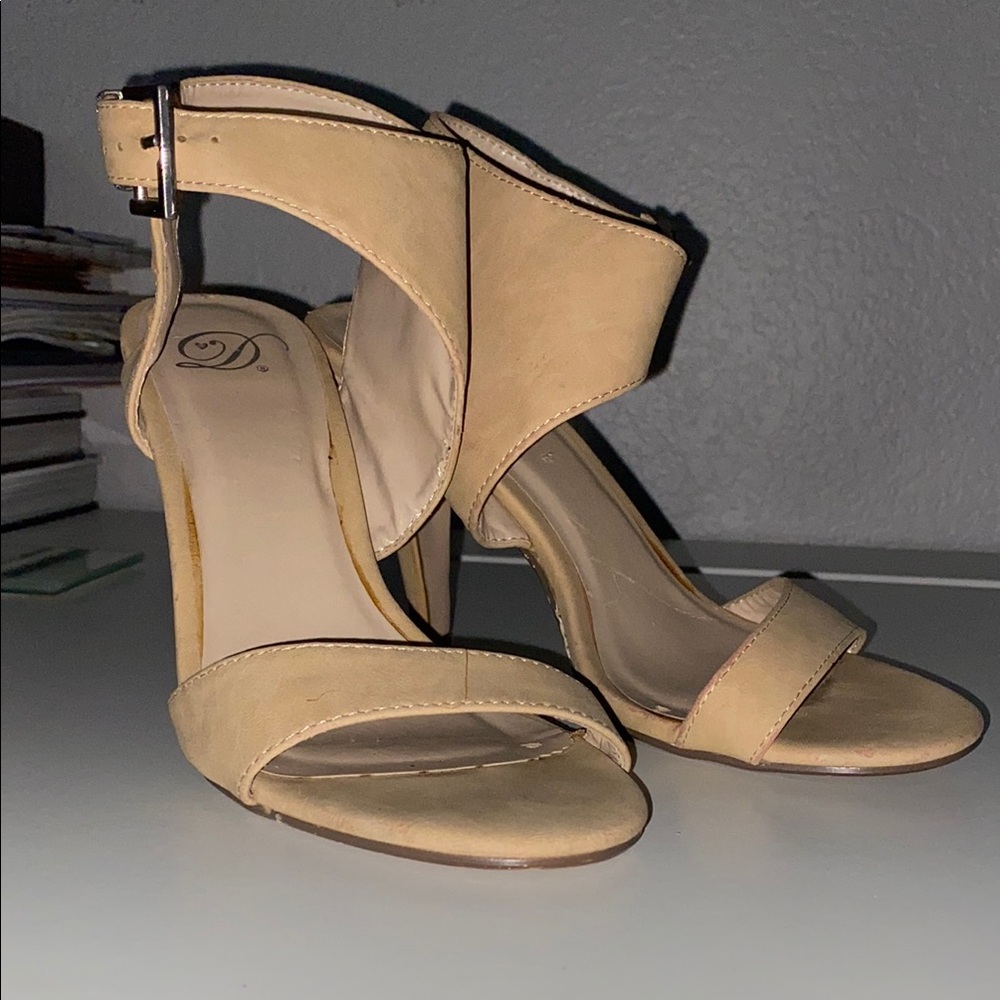 Elegant Tan Women's Heels